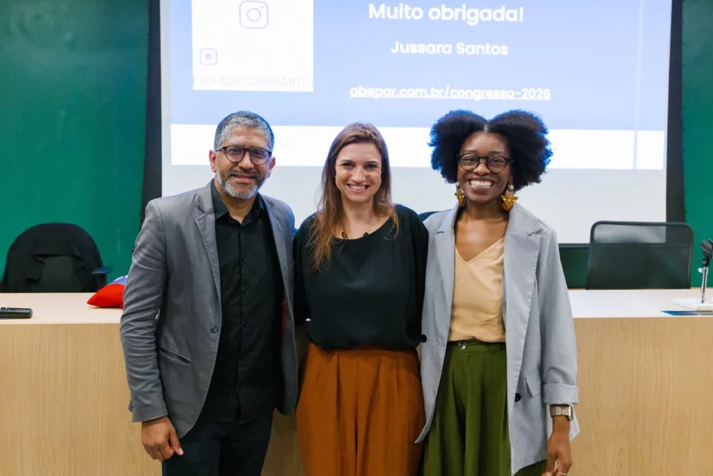 Partilha de Práticas: 22 escolas associadas mostram o que já estão fazendo com IA